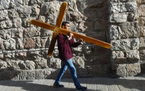 SACERDOTE REFLEXIONA QUE ACEPTAR LAS DIFICULTADES AYUDA A RECONOCER UN NUEVO PROPÓSITO DE LA VIDA
